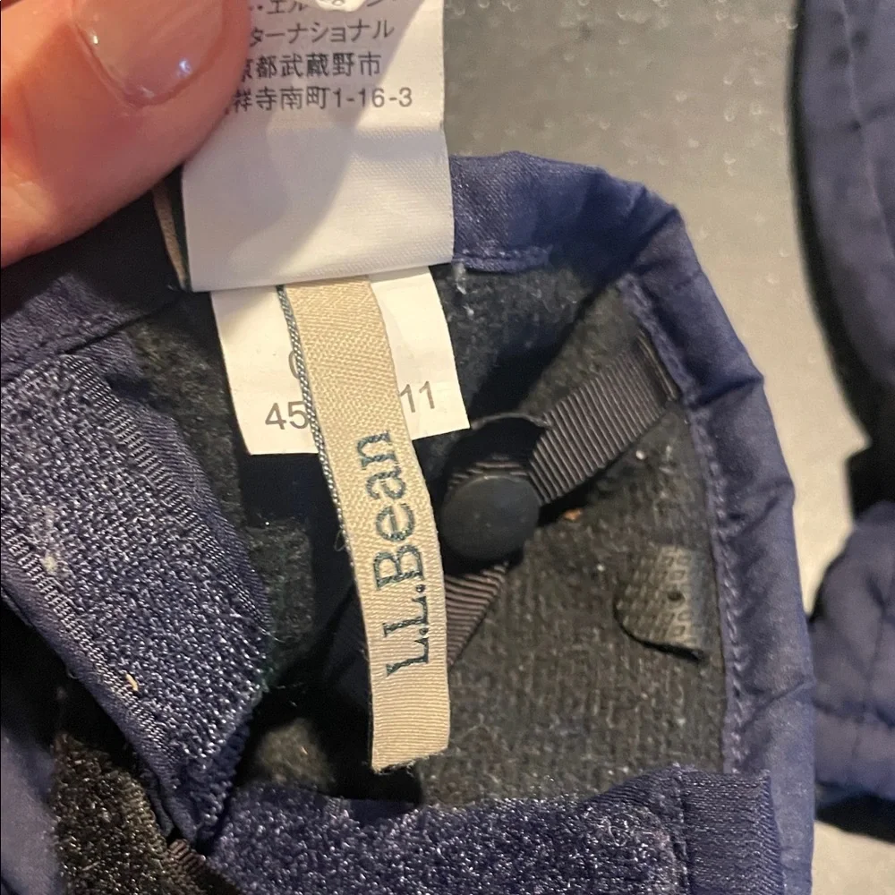 L.L. Bean Navy Insulated Mittens